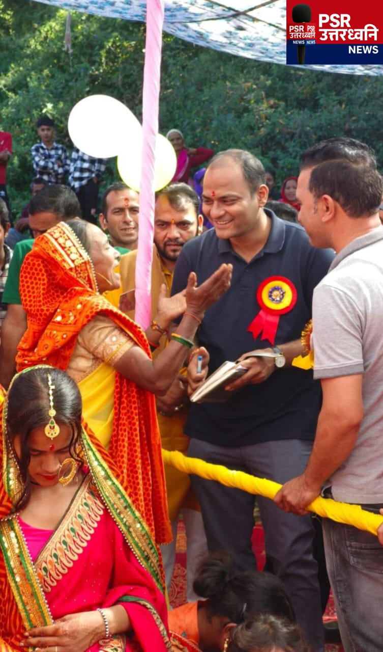 जिलाधिकारी मनीष कुमार पहुँचे मौड़ा दीपावली महोत्सव  जनसमस्याएँ सुनीं, अधिकारियों को दिए त्वरित कार्यवाही के निर्देश!